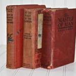 Vintage Stack of Books / Vi..