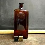 Vintage Medical Bottle / Ap..