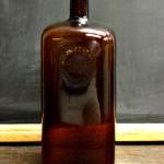 Vintage Medical Bottle / Ap..