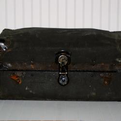 Vintage Suitcase / Vintage Trunk
